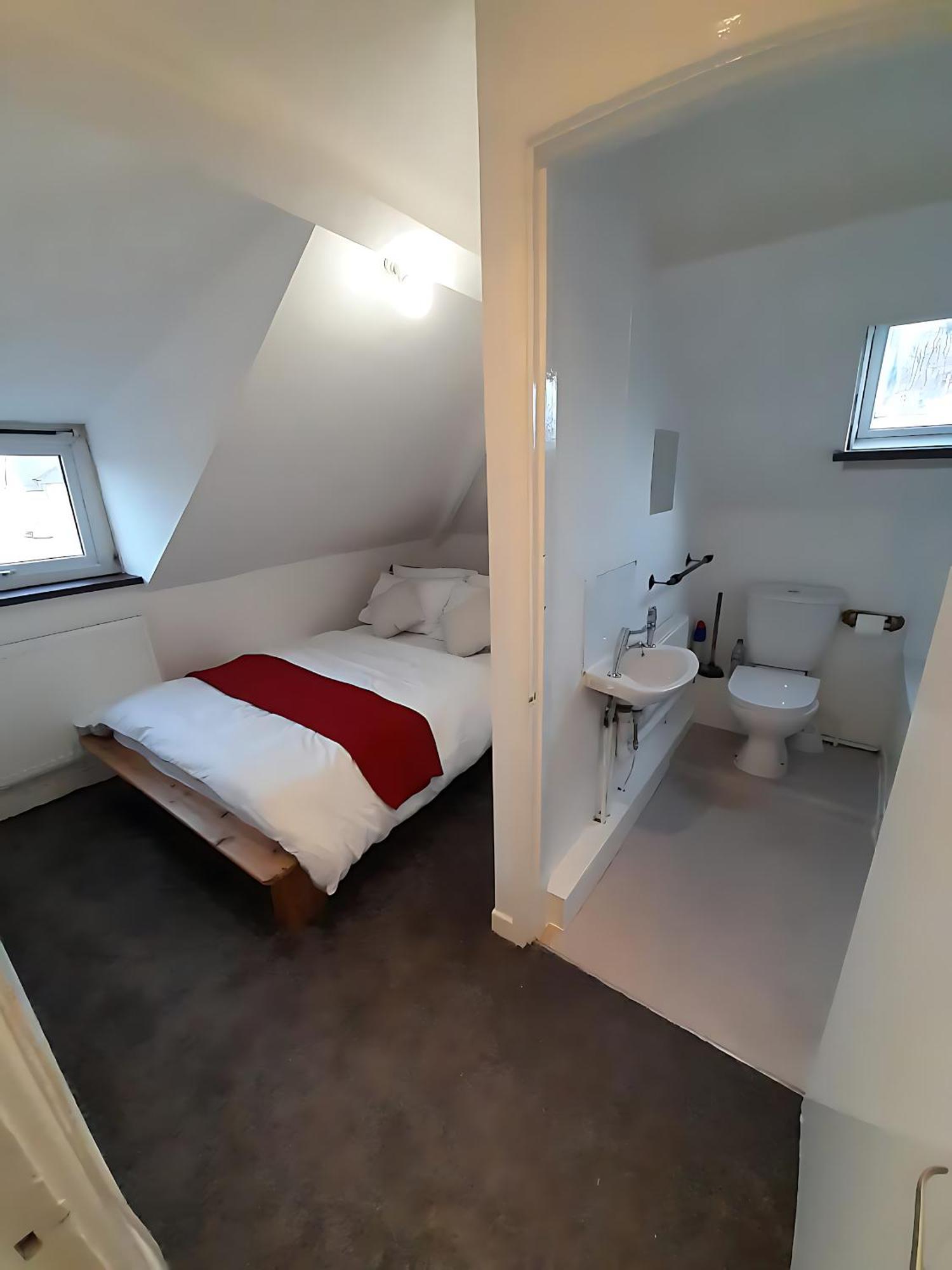 Entire Victoria Park Cardiff Apartment With Free Street Parking Bus 17 And 18 Direct To Cardiff City Centre, Fast Free Wi-Fi Exterior photo